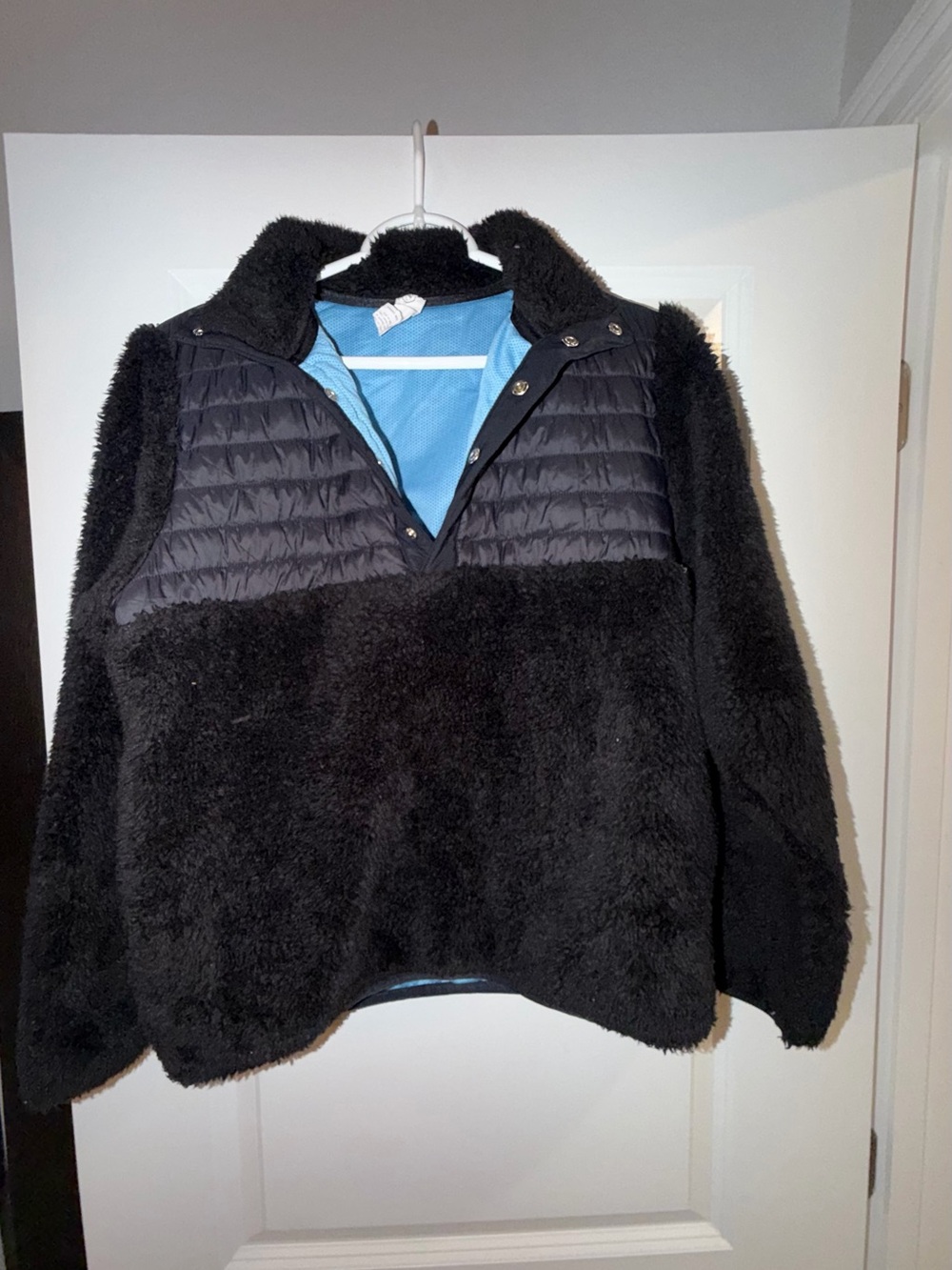 Women’s Addison Bay pullover size XS. EUC